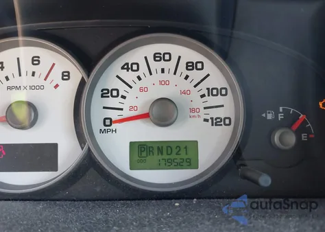 2005 Ford Escape Xls z USA, uszkodzony, nr VIN 1FMYU02Z55KA35384